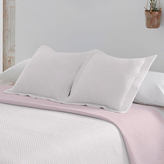 Geometric patchwork quilt with thin padding. Beige.