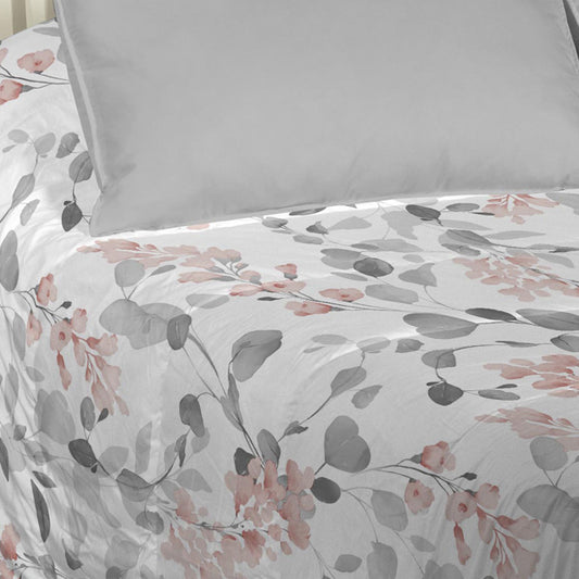 Floral winter quilt. Enjoy a cheerful and comfortable print.