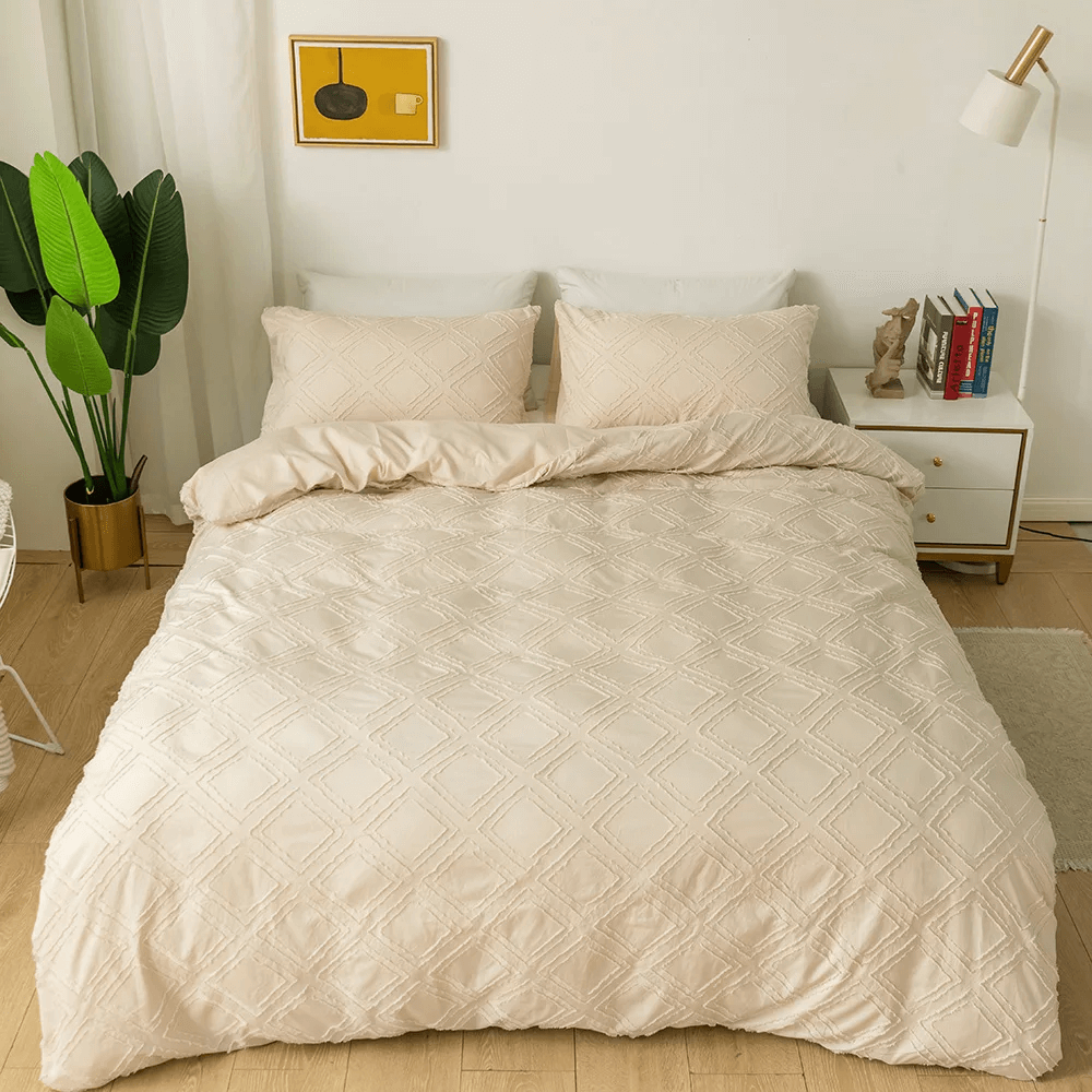 Beige duvet cover with embossed rhombuses, modern and extra soft.