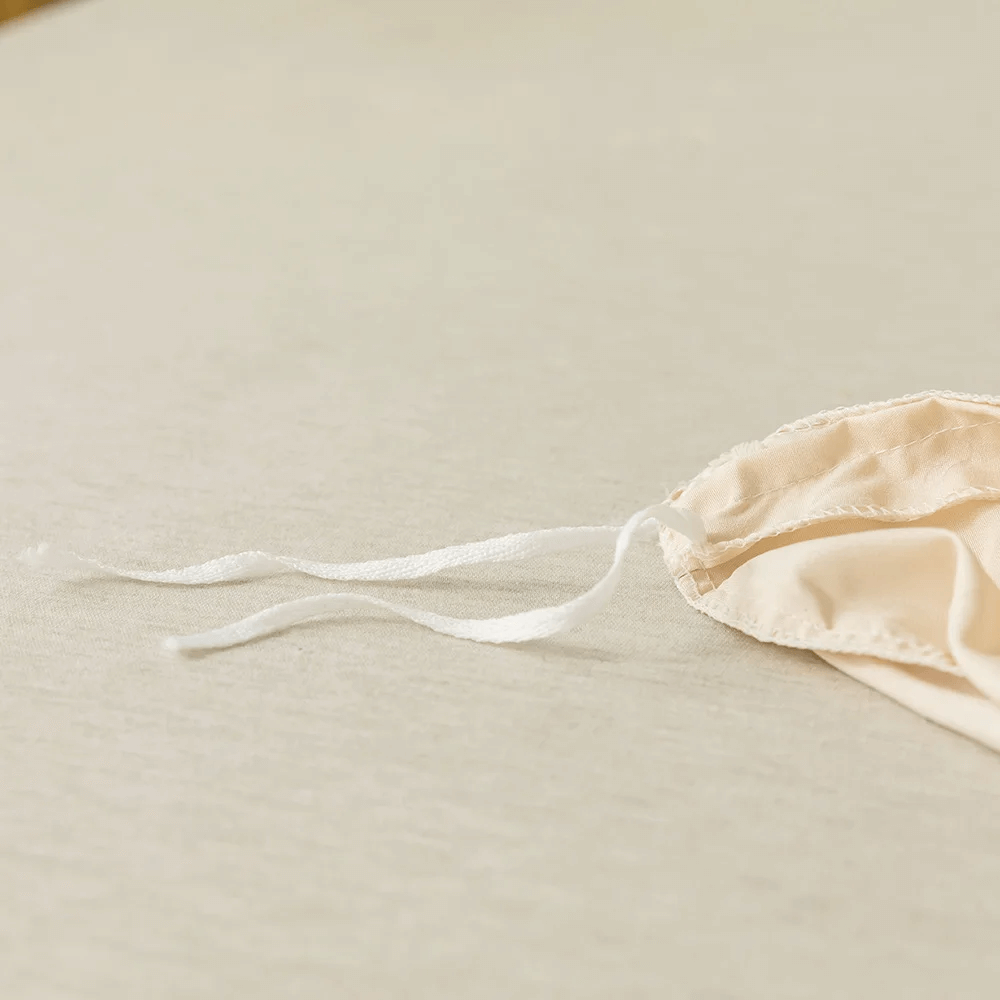 Beige duvet cover with embossed rhombuses, modern and extra soft.