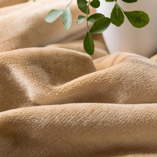 Fleece and extra soft reversible blanket. Dark blue colour.