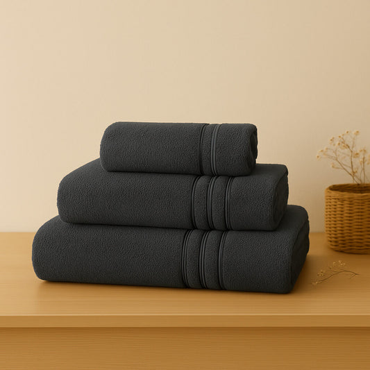100% Egyptian cotton towel, 700g/m2, dark grey. Extra soft and highly absorbent.
