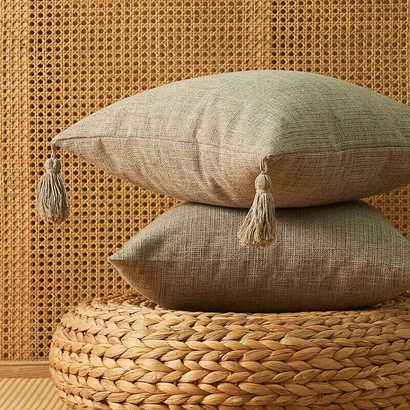 Linen and natural cotton cushion cover. Beige.