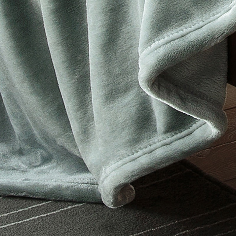 Extra soft fleece blanket. Water green colour.