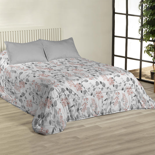 Floral winter quilt. Enjoy a cheerful and comfortable print.