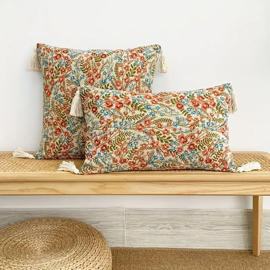 Cushion cover with pink jacquard flowers: Elegance and Style for your Home.