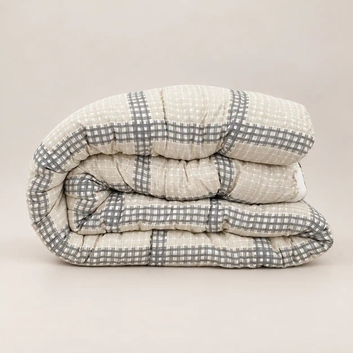 Side view of the lightweight 200gsm microfiber duvet, ideal for autumn and spring.