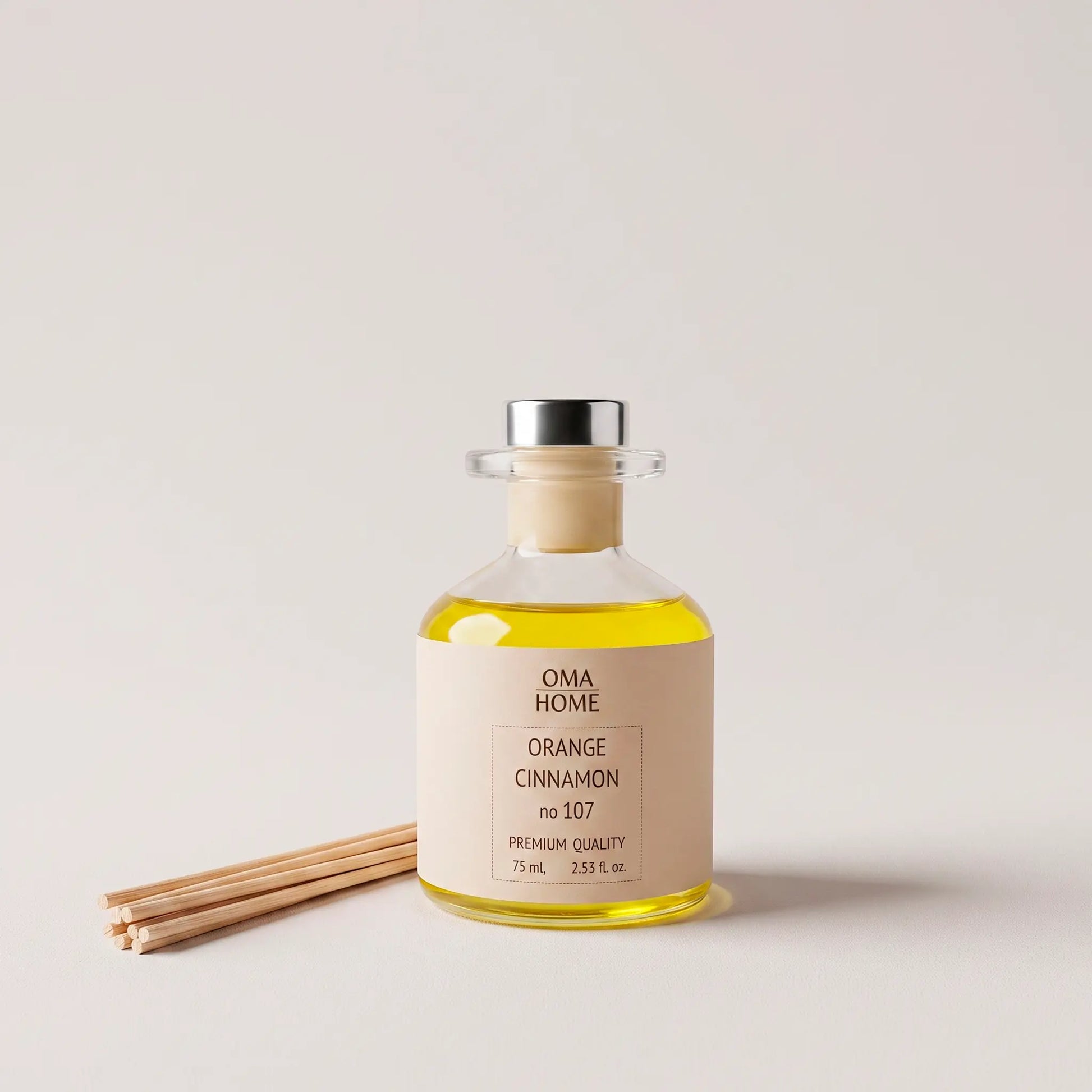 Mikado aromático Orange Cinnamon de Oma Home con difusor de sticks de 75ml. Olor de canela y naranja.  Base natural sin alcohol fabricada en Barcelona, España.