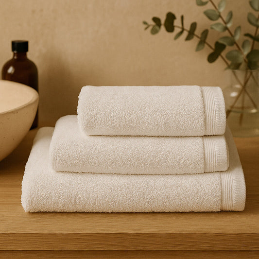 100% Cotton Basic White Towel, 450 g/m², Soft and Absorbent