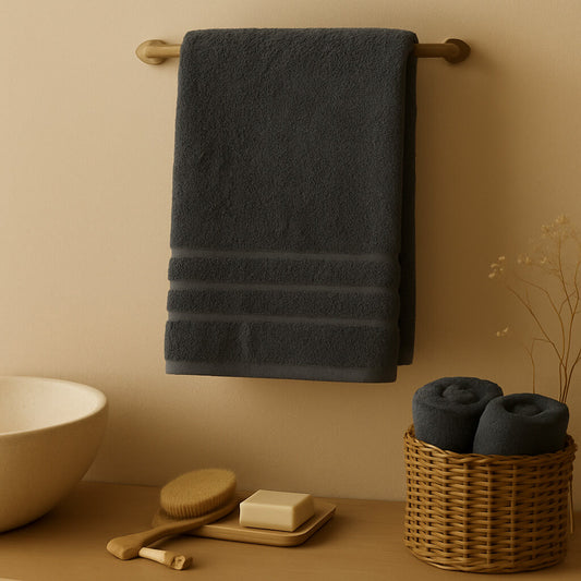 100% Egyptian cotton towel, 700g/m2, dark grey. Extra soft and highly absorbent.