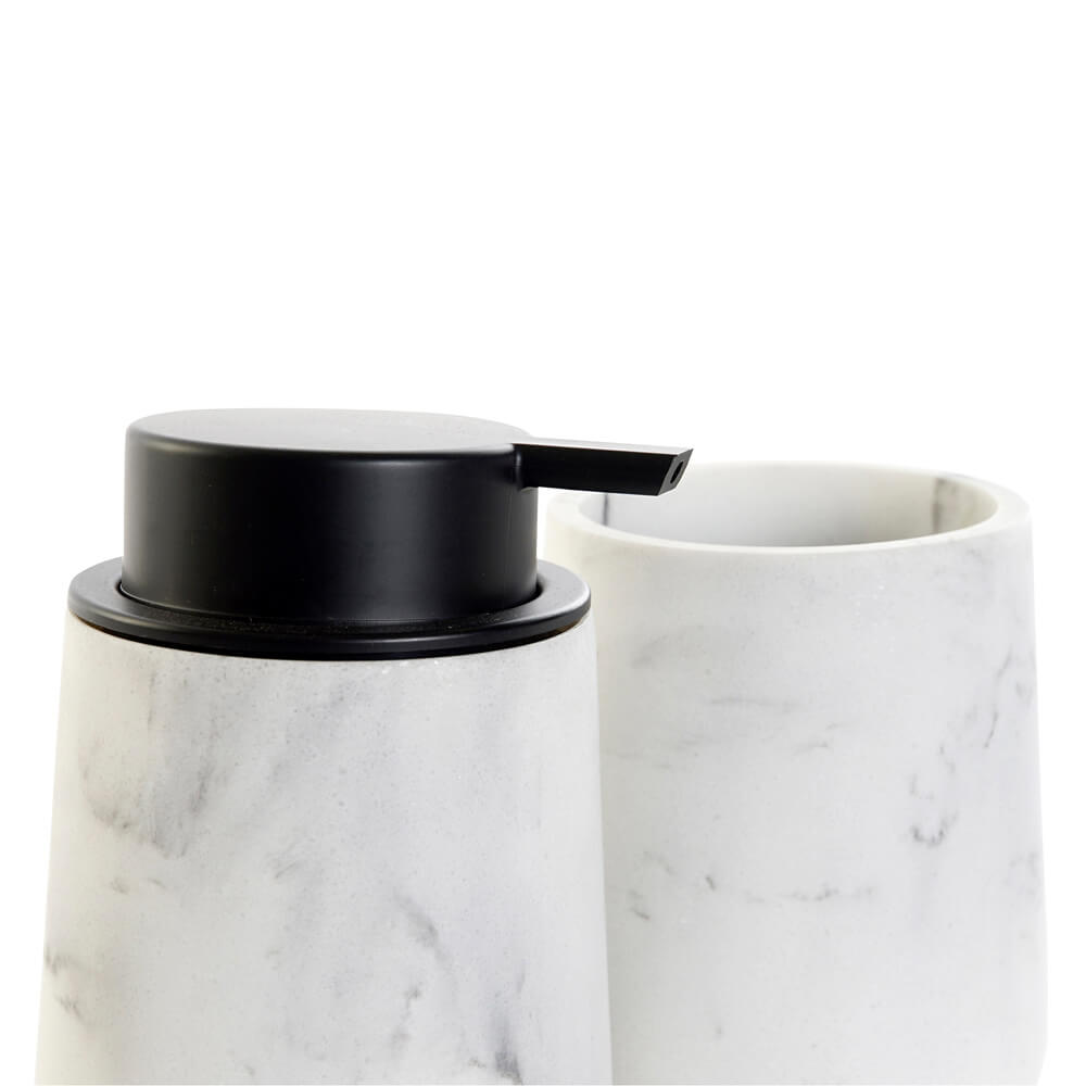 Stoneware bathroom set. Blue.