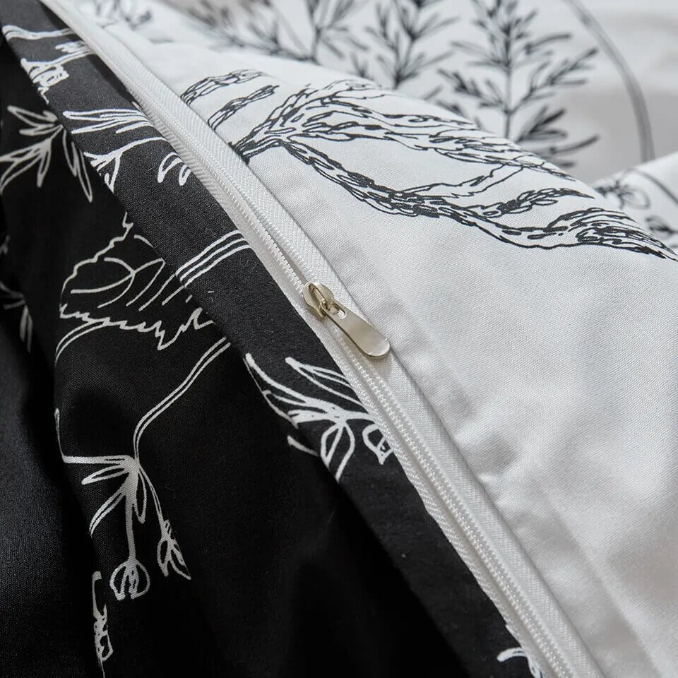 Printed duvet cover with black leaves and pale pink background, extra soft microfiber.