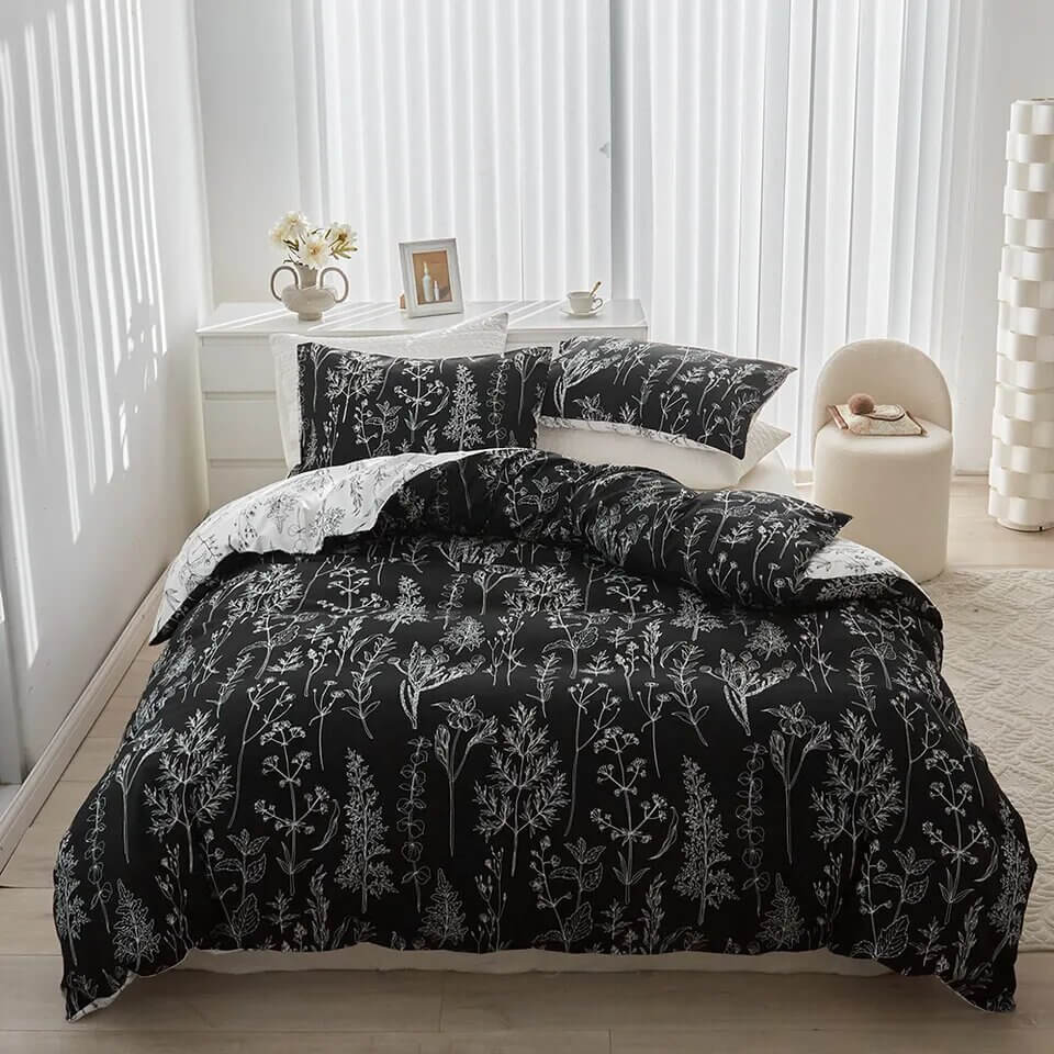 Printed duvet cover with black leaves and pale pink background, extra soft microfiber.
